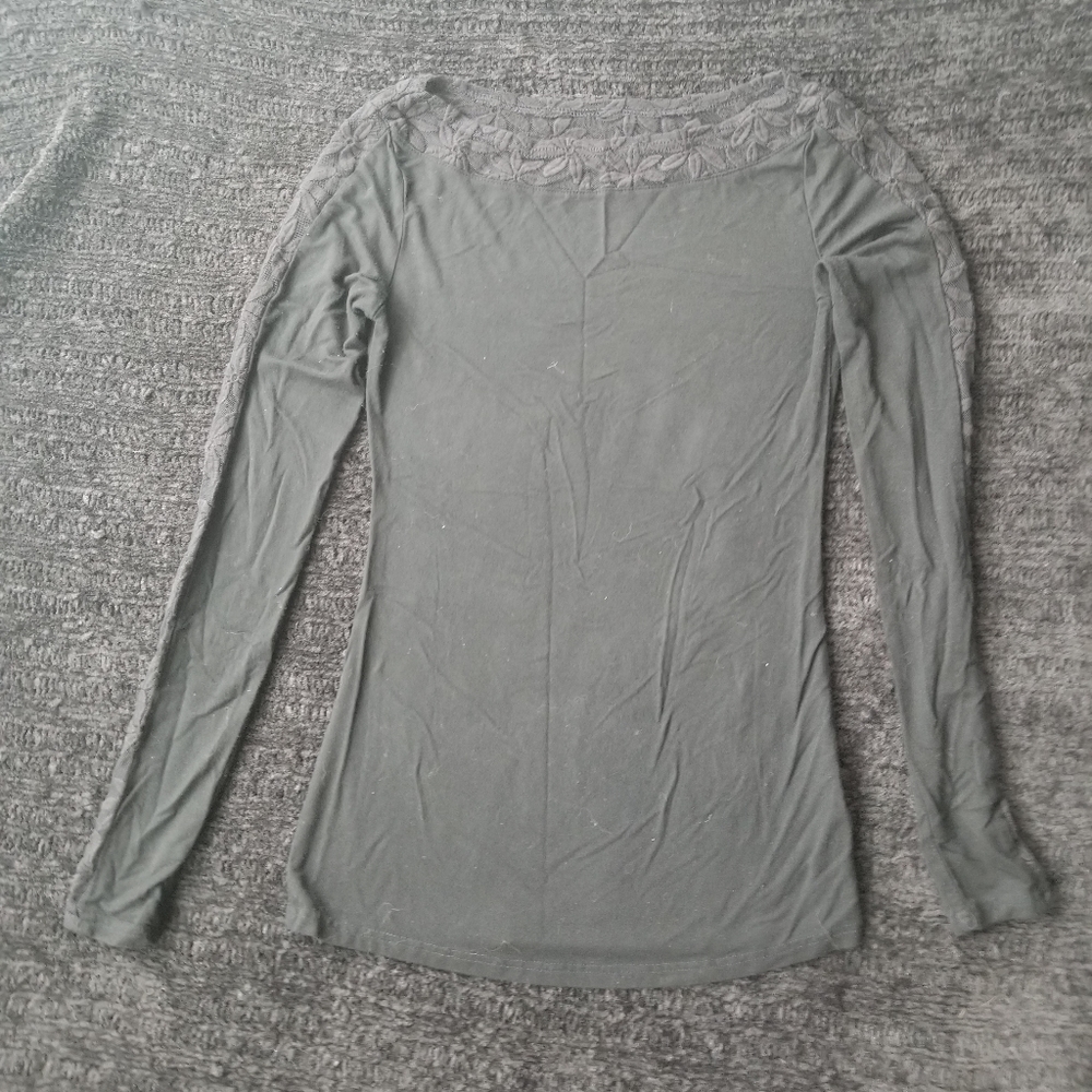 NWOT black top with lace sleeves and collar